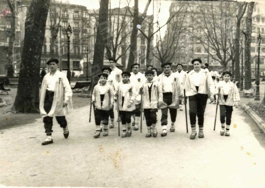 Museo del Nacionalismo Vasco - Fiestas Vascas - Coro de Arratia en Santa Agueda