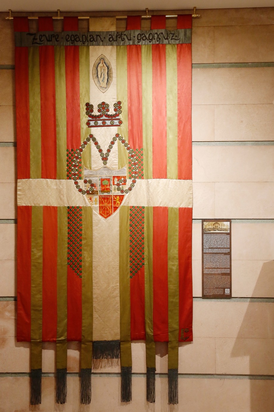 Museo del nacionalismo vasco - Estandarte de la primera peregrinación nacional a Lourdes