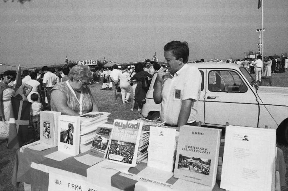 Museo del Nacionalismo Vasco - Alderdi Eguna 1985 - Noventa años de Nacionalismo 1895-1985 Abertzaletasunak 90 urte