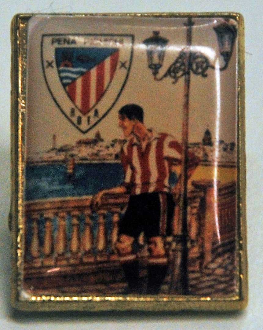 Museo del Nacionalismo Vasco. Pines