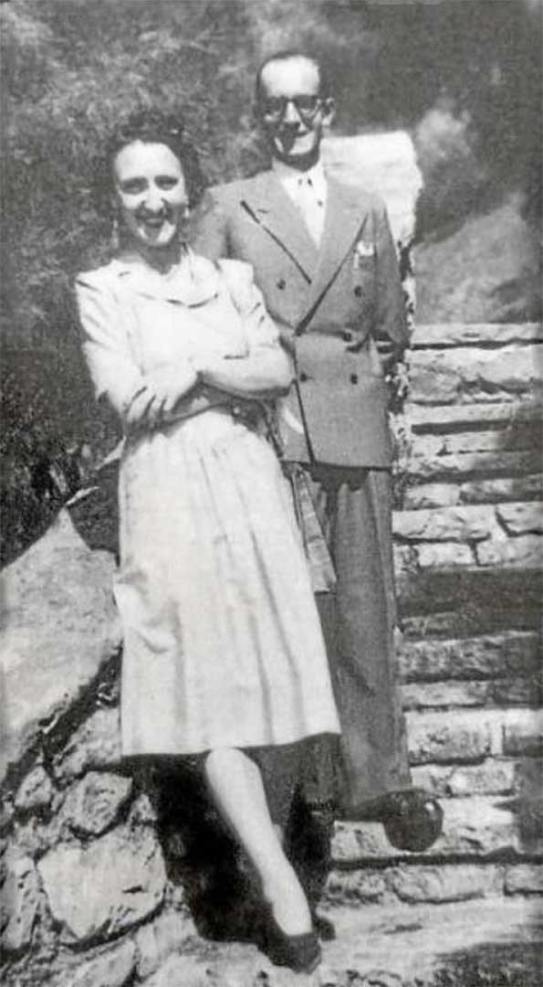 Museo del Nacionalismo Vasco - Exposición Emakumeak Aberria Eginez. 100 años. Durango. Gloria Zubia con Luis Arregi