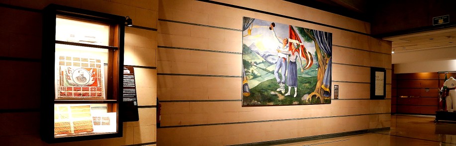 Museo del Nacionalismo Vasco Euskal Abertzaletasunaren Museoa - Dantzaris con Ikurriña del Batzoki de Antzuola